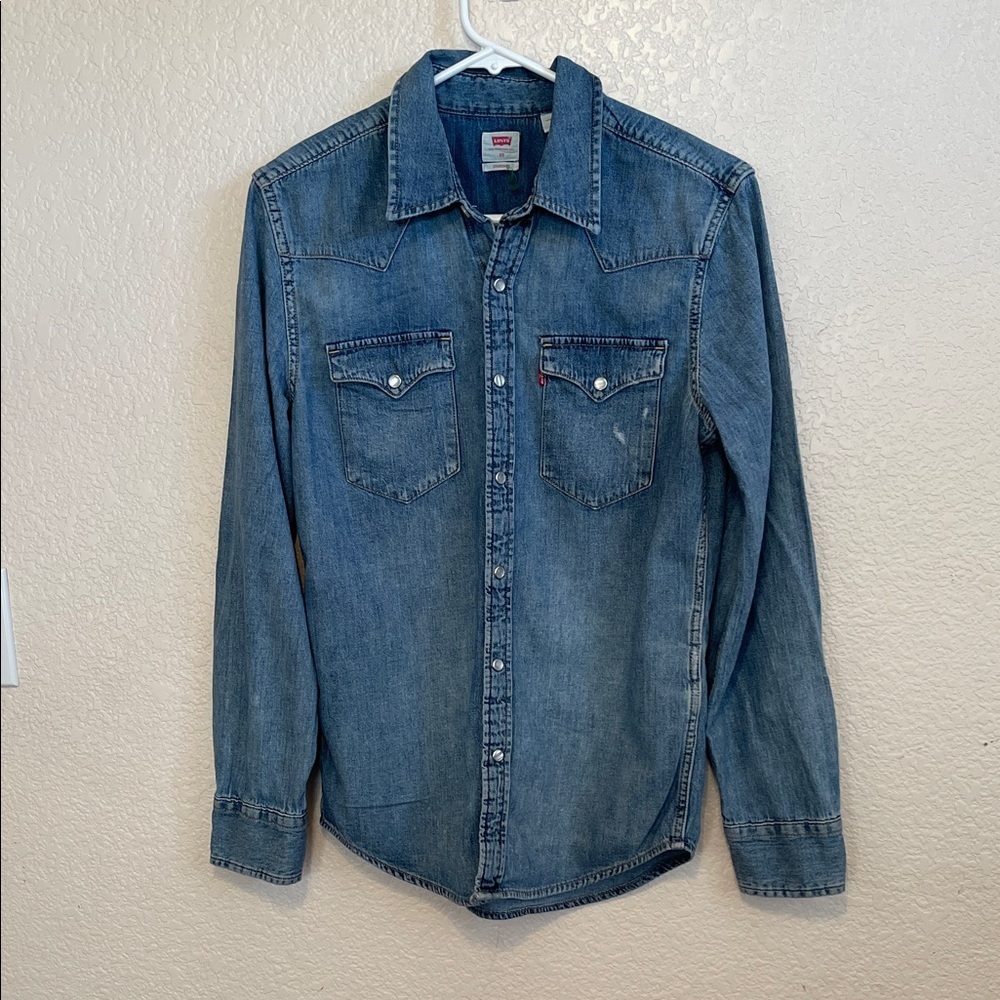 Levi's Classic Blue Button-Up Shirt - Picture 1 of 5